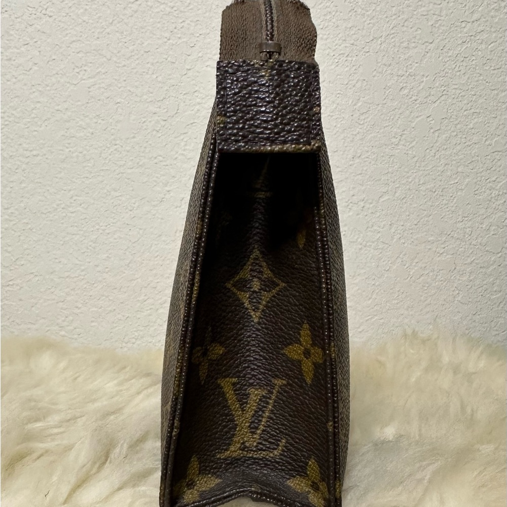 70’s Vintage Louis Vuitton Toilette Pochette 19 Cosmetic Bag Pouch / Clutch - Picture 5 of 15